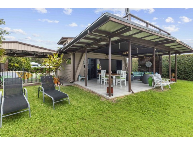 28 Amarina Ave, Mooloolaba QLD 4557