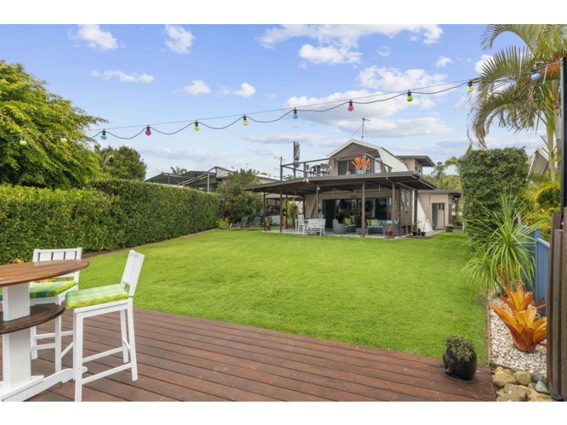 28 Amarina Ave, Mooloolaba QLD 4557