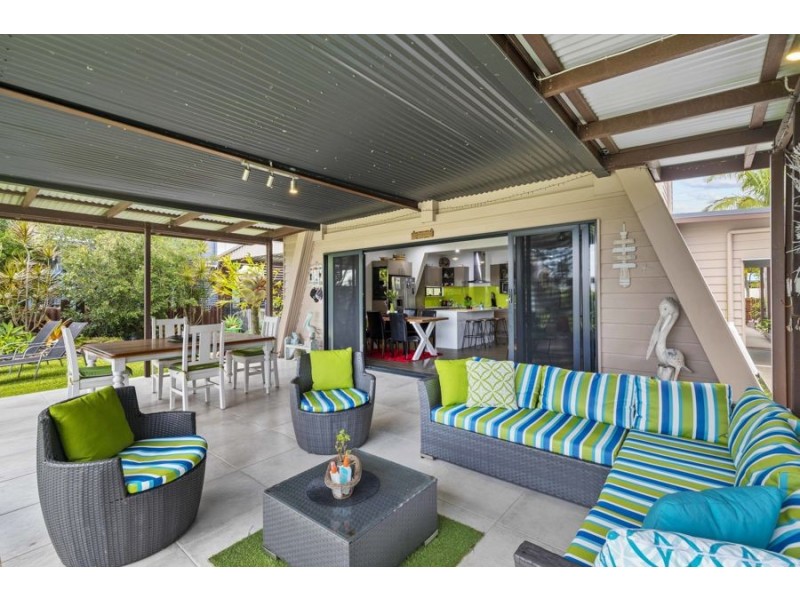 28 Amarina Ave, Mooloolaba QLD 4557