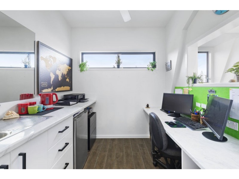 28 Amarina Ave, Mooloolaba QLD 4557