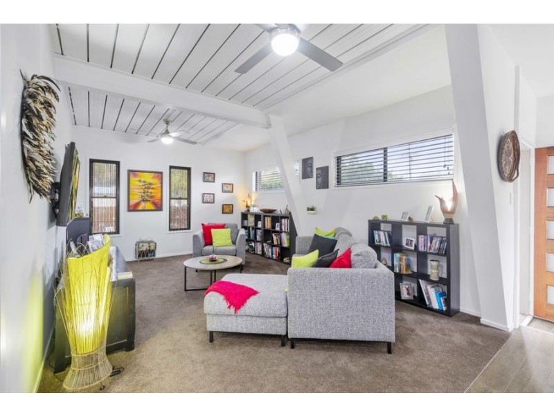 28 Amarina Ave, Mooloolaba QLD 4557