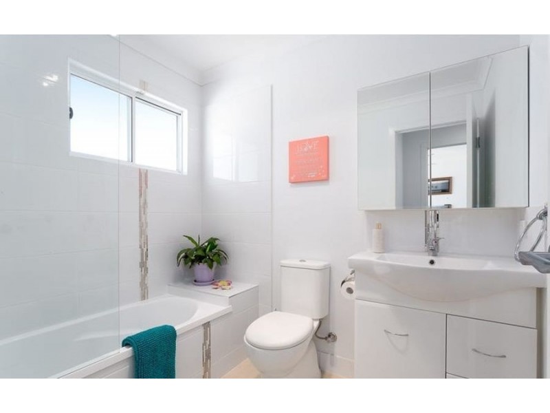 4/7 McAneny St, Redcliffe QLD 4020