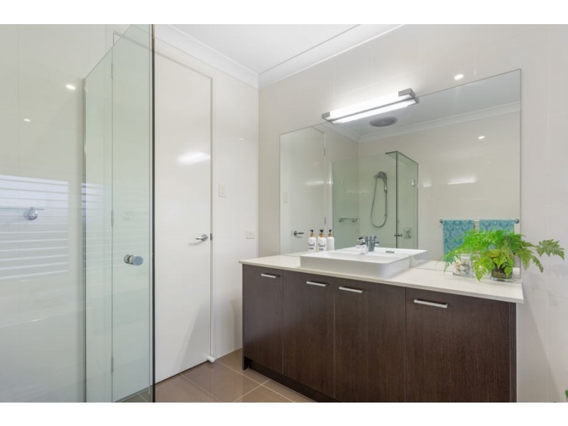 1 Tomkins Esp, Birtinya QLD 4575