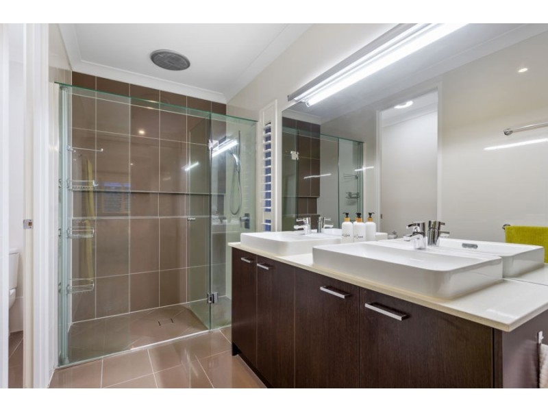 1 Tomkins Esp, Birtinya QLD 4575