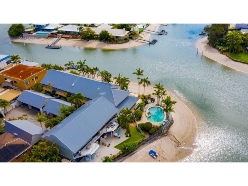 11 20-22 Woomba Place, Mooloolaba QLD 4557