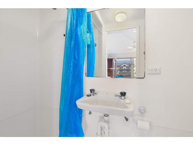 11 20-22 Woomba Place, Mooloolaba QLD 4557