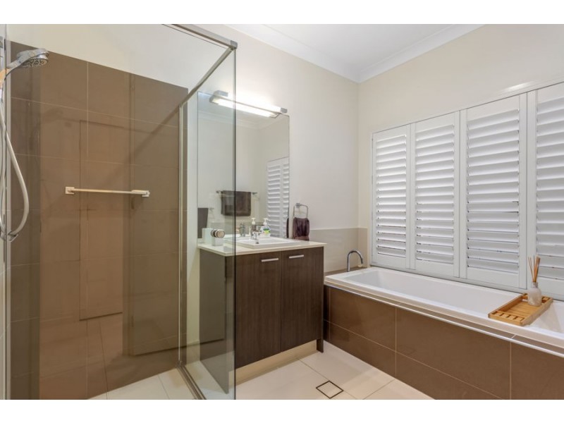 1 Blade Court, Birtinya QLD 4575