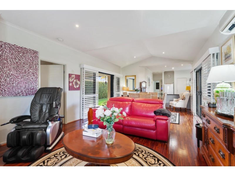 2 Flores Street, Parrearra QLD 4575