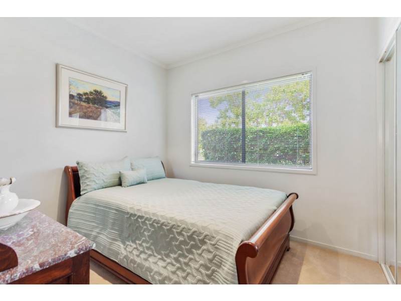 2 Flores Street, Parrearra QLD 4575