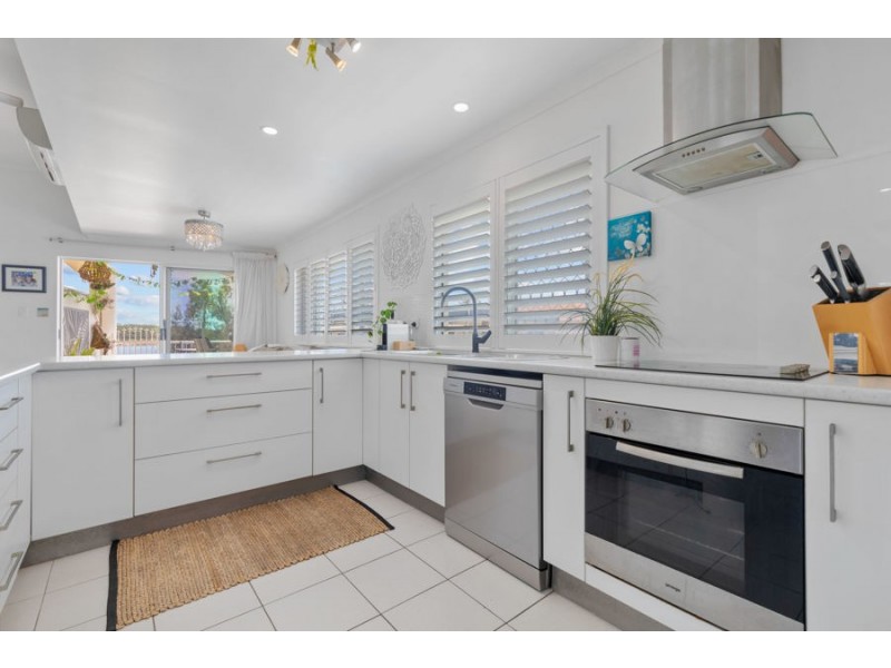 7/109-111 Bradman Ave, Maroochydore QLD 4558