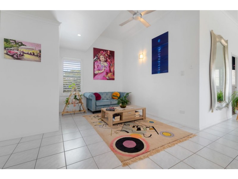 7/109-111 Bradman Ave, Maroochydore QLD 4558