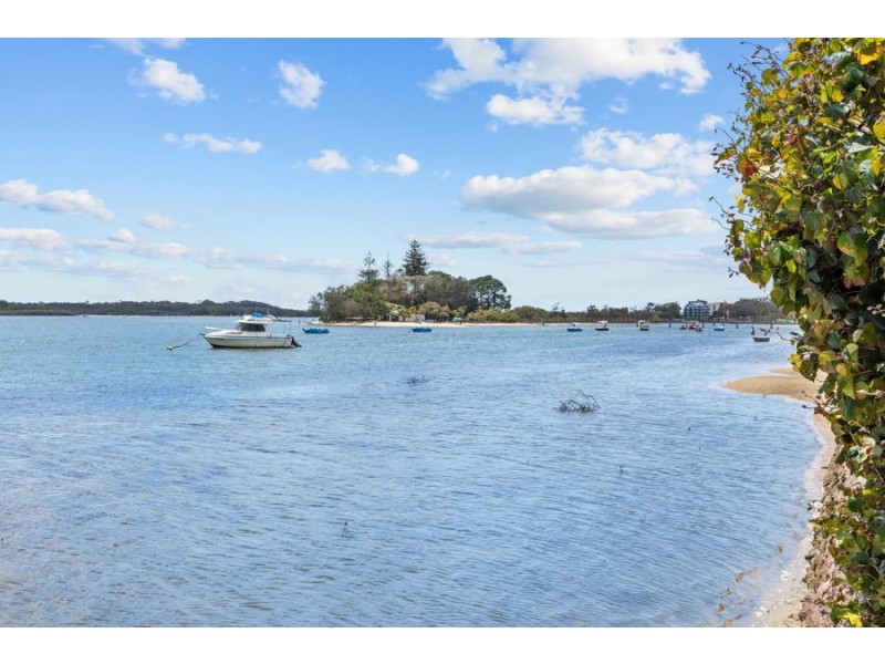 7/109-111 Bradman Ave, Maroochydore QLD 4558
