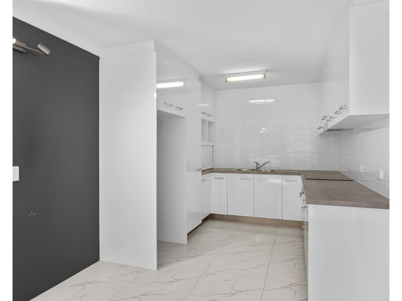 2/5 Richards St, Maroochydore QLD 4558