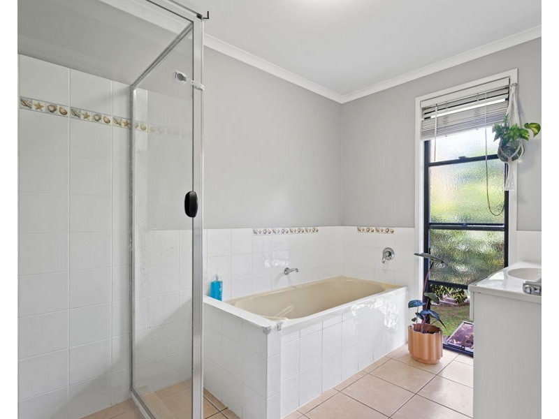 18 Kooralbyn Court, Nambour QLD 4560