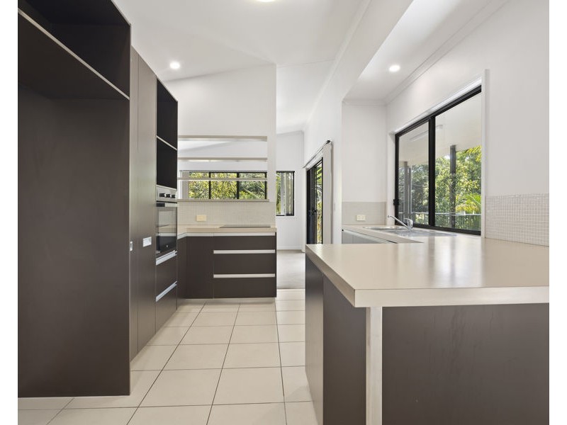 5 Palmforest Cl, Woombye QLD 4559