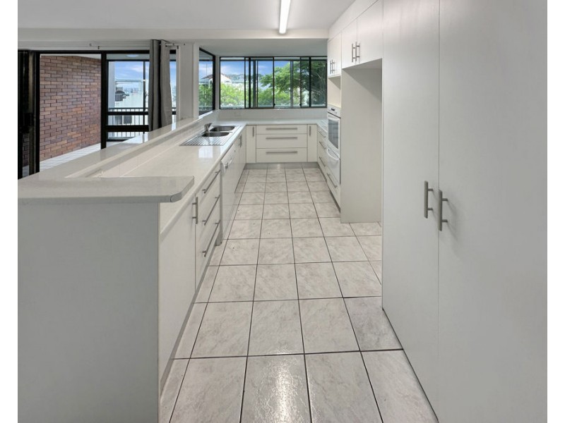 2/124 Buderim Ave, Alexandra Headland QLD 4572