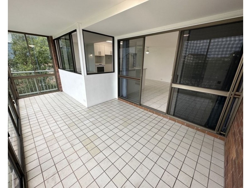 2/124 Buderim Ave, Alexandra Headland QLD 4572