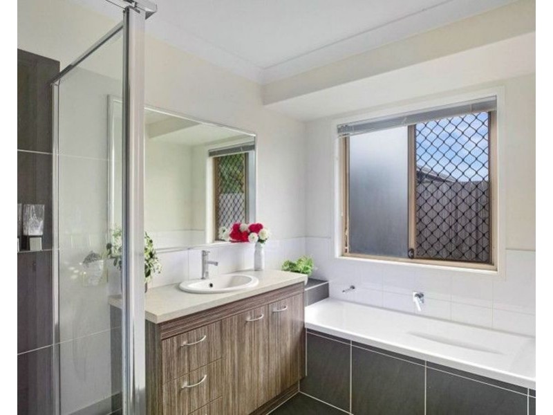 25 Parkview Drive, Little Mountain QLD 4551