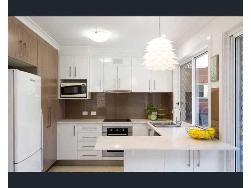 4/7 McAneny Street, Redcliffe QLD 4020