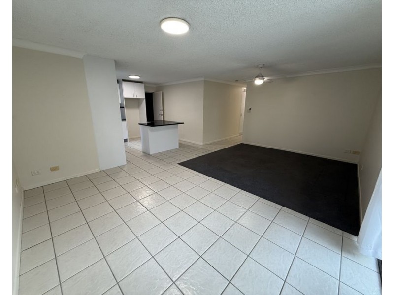 1/19 Akeringa Place, Mooloolaba QLD 4557