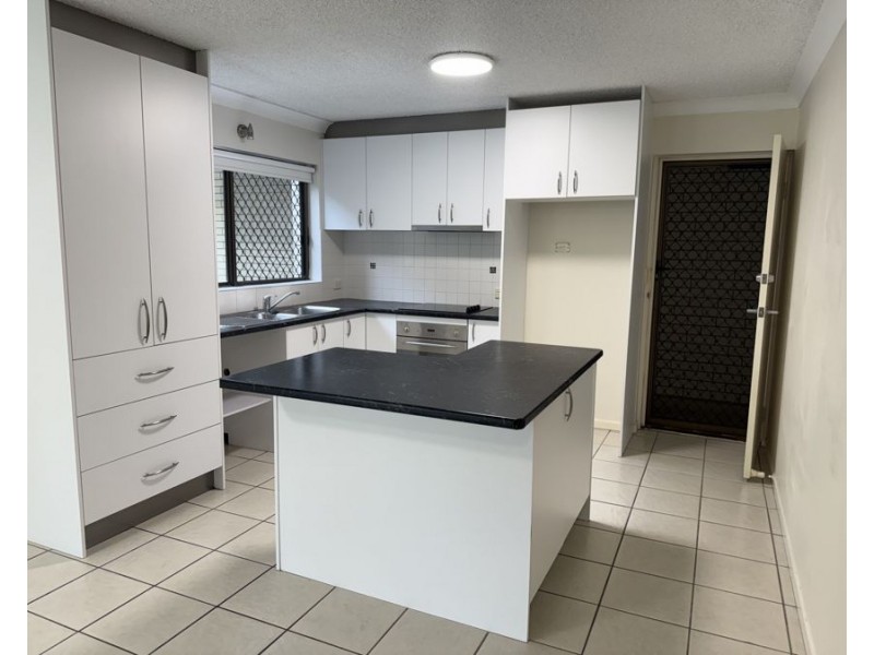 1/19 Akeringa Place, Mooloolaba QLD 4557