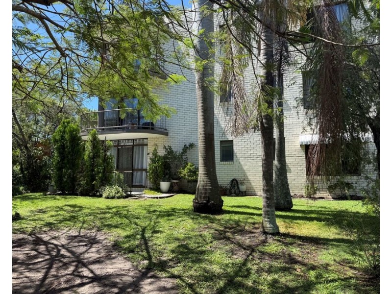 1/19 Akeringa Place, Mooloolaba QLD 4557