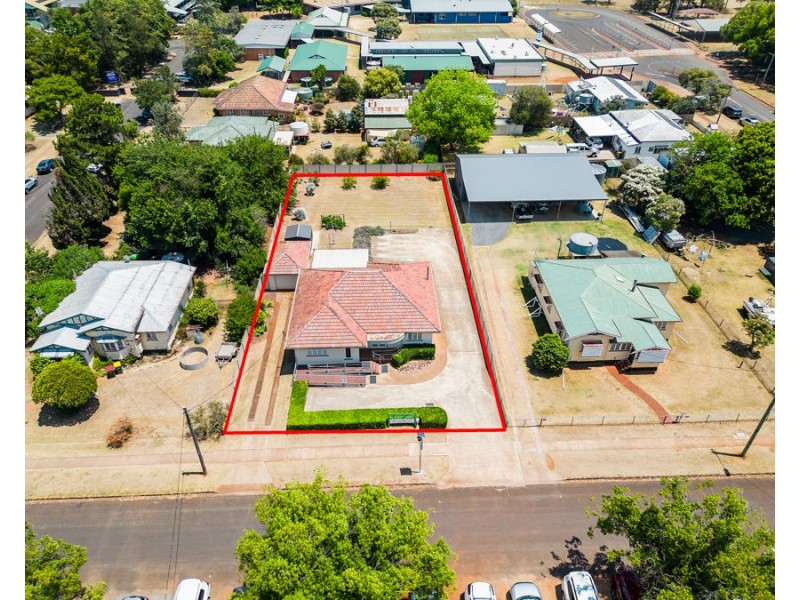 13 William St, Kingaroy QLD 4610