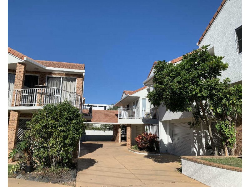 3/63 Duporth ave, Maroochydore QLD 4558