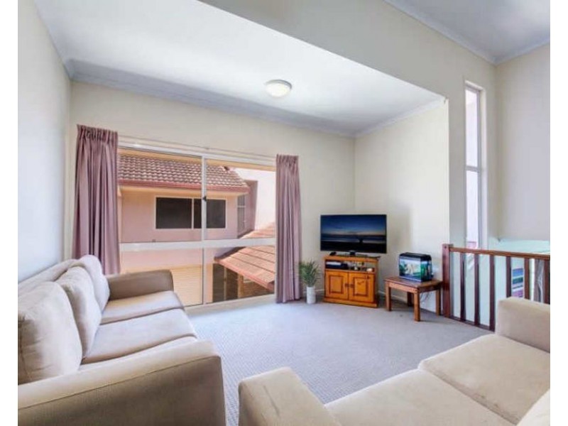 3/63 Duporth ave, Maroochydore QLD 4558