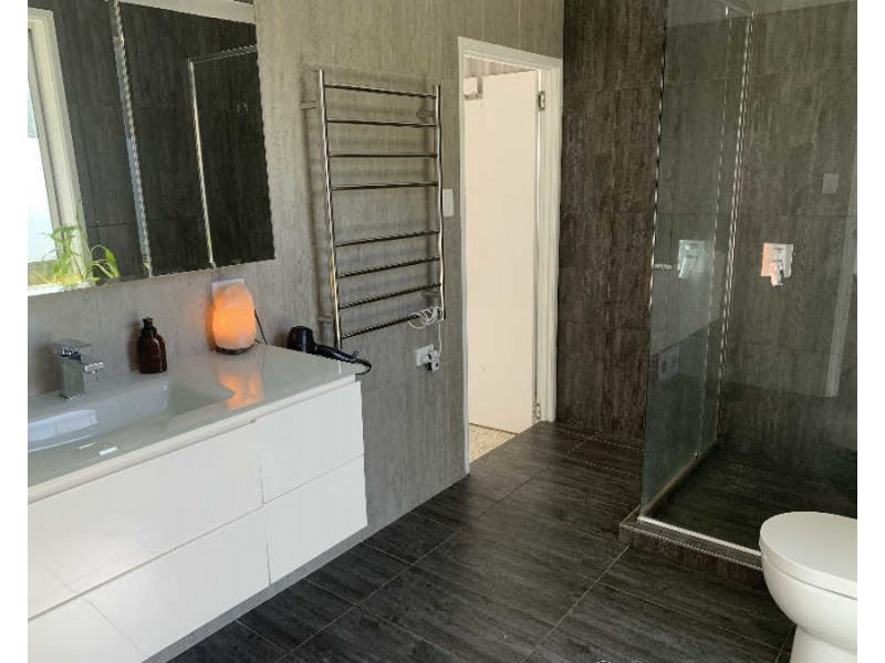 615 Nicklin Way, Wurtulla QLD 4575