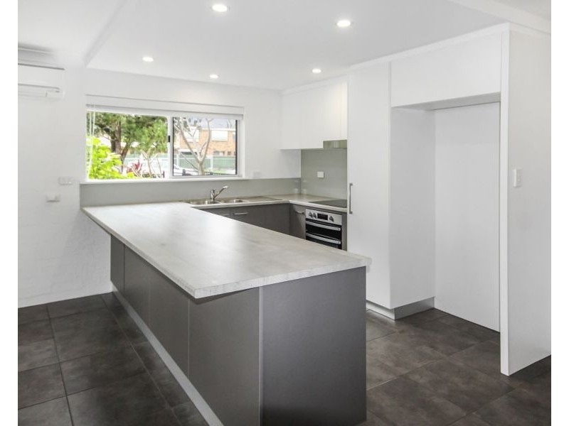 1/31 Bradman Ave, Maroochydore QLD 4558