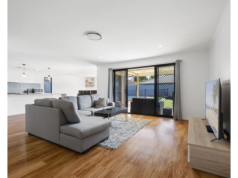 27 Edgewater Place, Sippy Downs QLD 4556