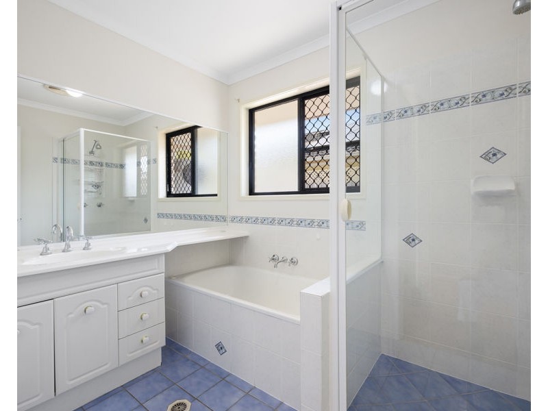 27 Edgewater Place, Sippy Downs QLD 4556