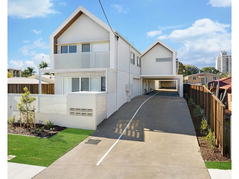 2/37 Hinley Ave, Maroochydore QLD 4558