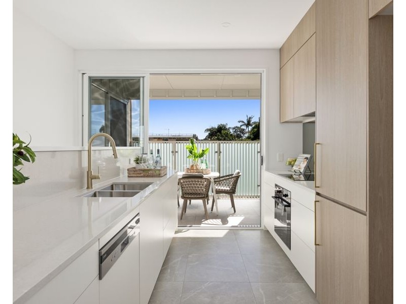 2/37 Hinley Ave, Maroochydore QLD 4558