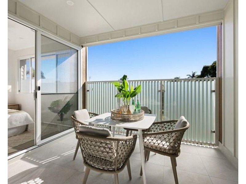 2/37 Hinley Ave, Maroochydore QLD 4558