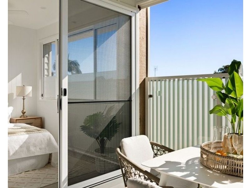 2/37 Hinley Ave, Maroochydore QLD 4558