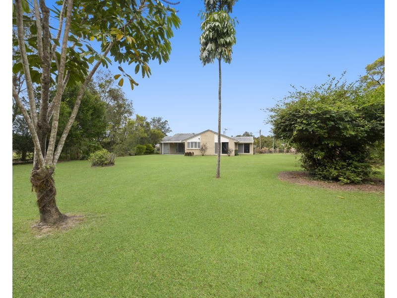 27 Tibrogargan Drive, Beerburrum QLD 4517