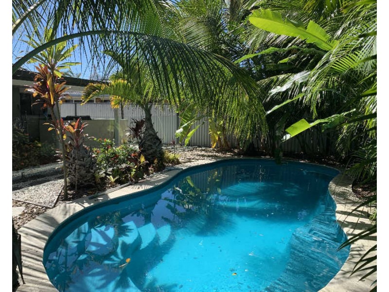 9 Tarwarri Cres, Mooloolaba QLD 4557