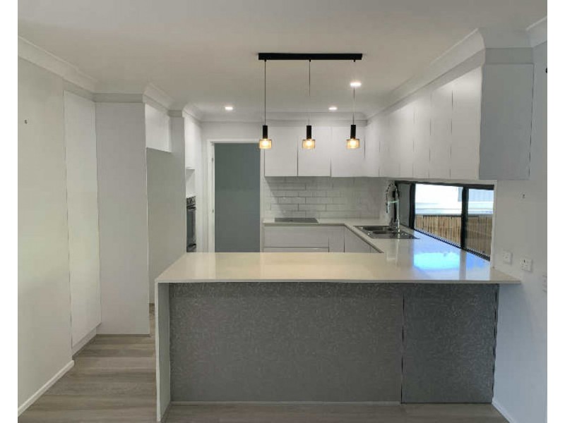 9 Tarwarri Cres, Mooloolaba QLD 4557