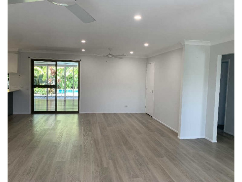 9 Tarwarri Cres, Mooloolaba QLD 4557