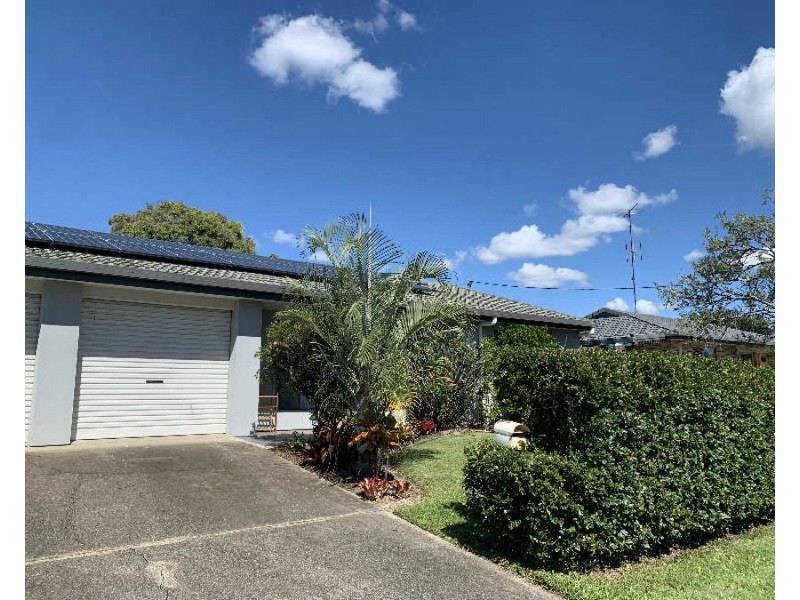 9 Tarwarri Cres, Mooloolaba QLD 4557