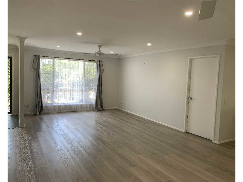 9 Tarwarri Cres, Mooloolaba QLD 4557