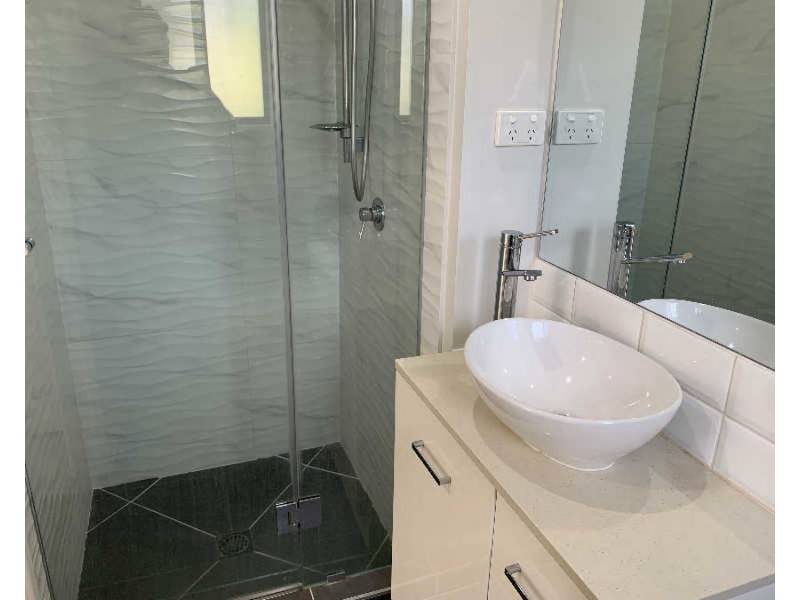 9 Tarwarri Cres, Mooloolaba QLD 4557