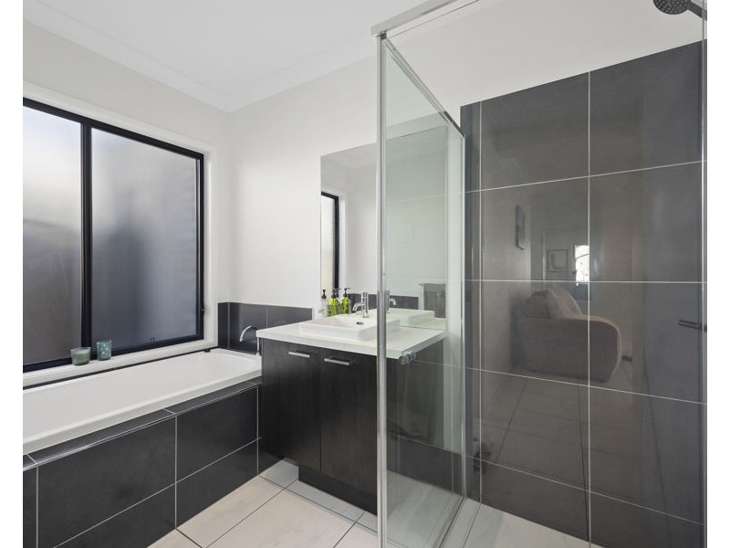 12 Valour Street, Palmview QLD 4553