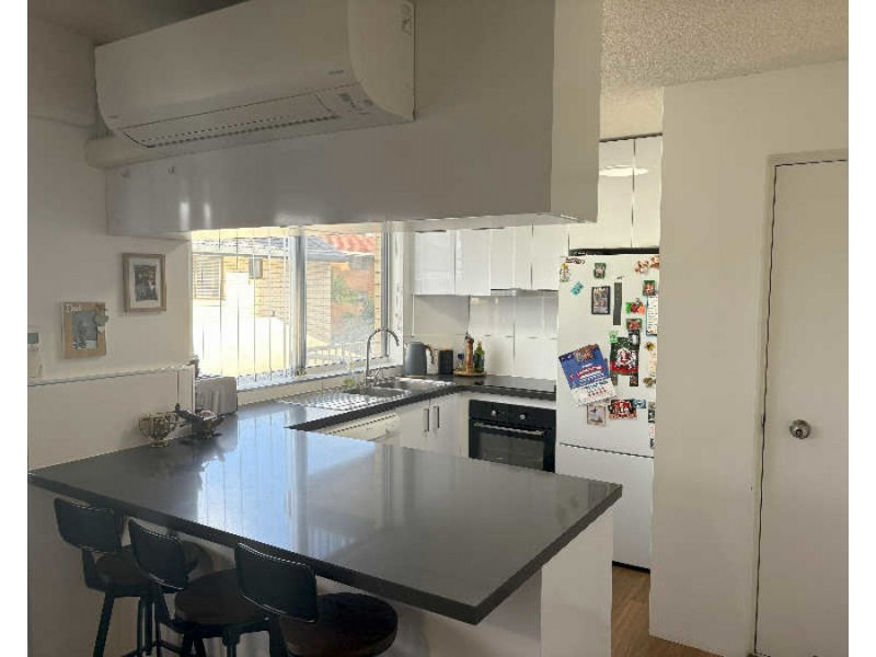 4/33 Burgess Street, Kings Beach QLD 4551