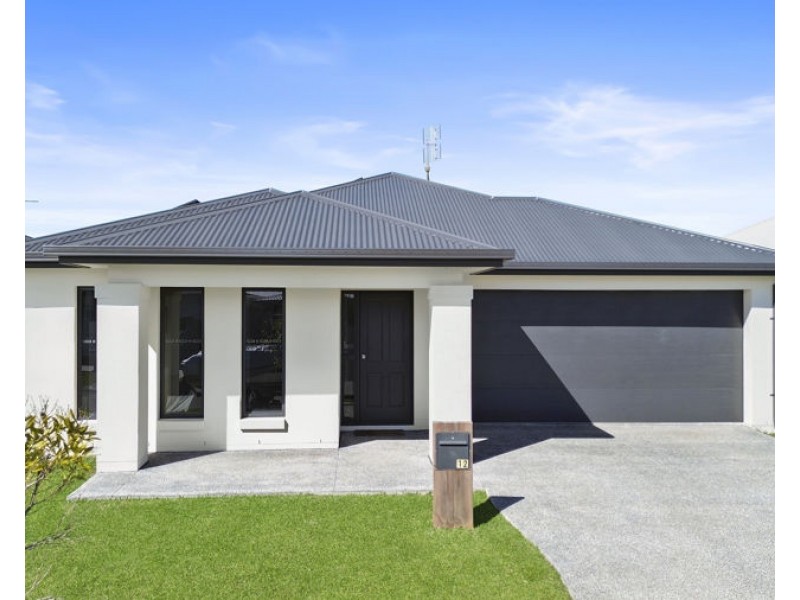 12 Valour Street, Palmview QLD 4553