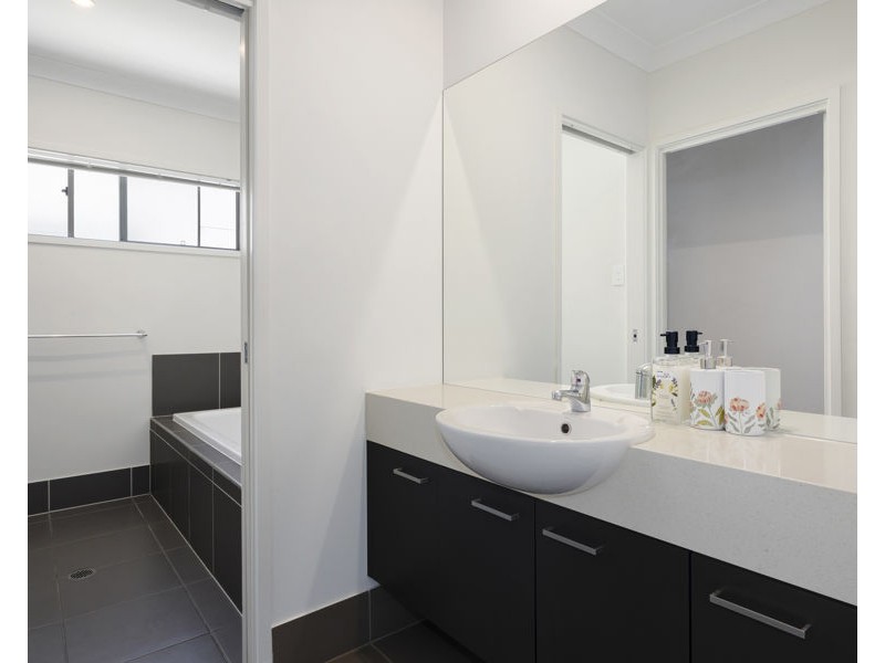 4 Viridian Circuit, Birtinya QLD 4575