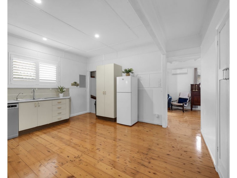 14 Esther Street, Deagon QLD 4017