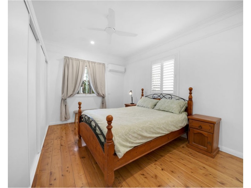 14 Esther Street, Deagon QLD 4017